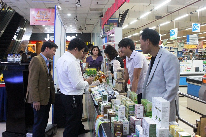 Các sản phẩm OCOP được trưng bày giới thiệu tại siêu thị Co.opmart - Đông Hà