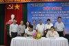 Đại diện Hợp tác xã Dịch vụ nông nghiệp Hùng Anh ký kết biên bản hợp tác với  doanh nghiệp tỉnh Quảng Ngãi