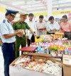 Đoàn kiểm tra liên ngành an toàn vệ sinh thực phẩm tỉnh kiểm tra tại  Cửa hàng Winmart số 49 Trần Phú, huyện Vĩnh Linh, Quảng Trị