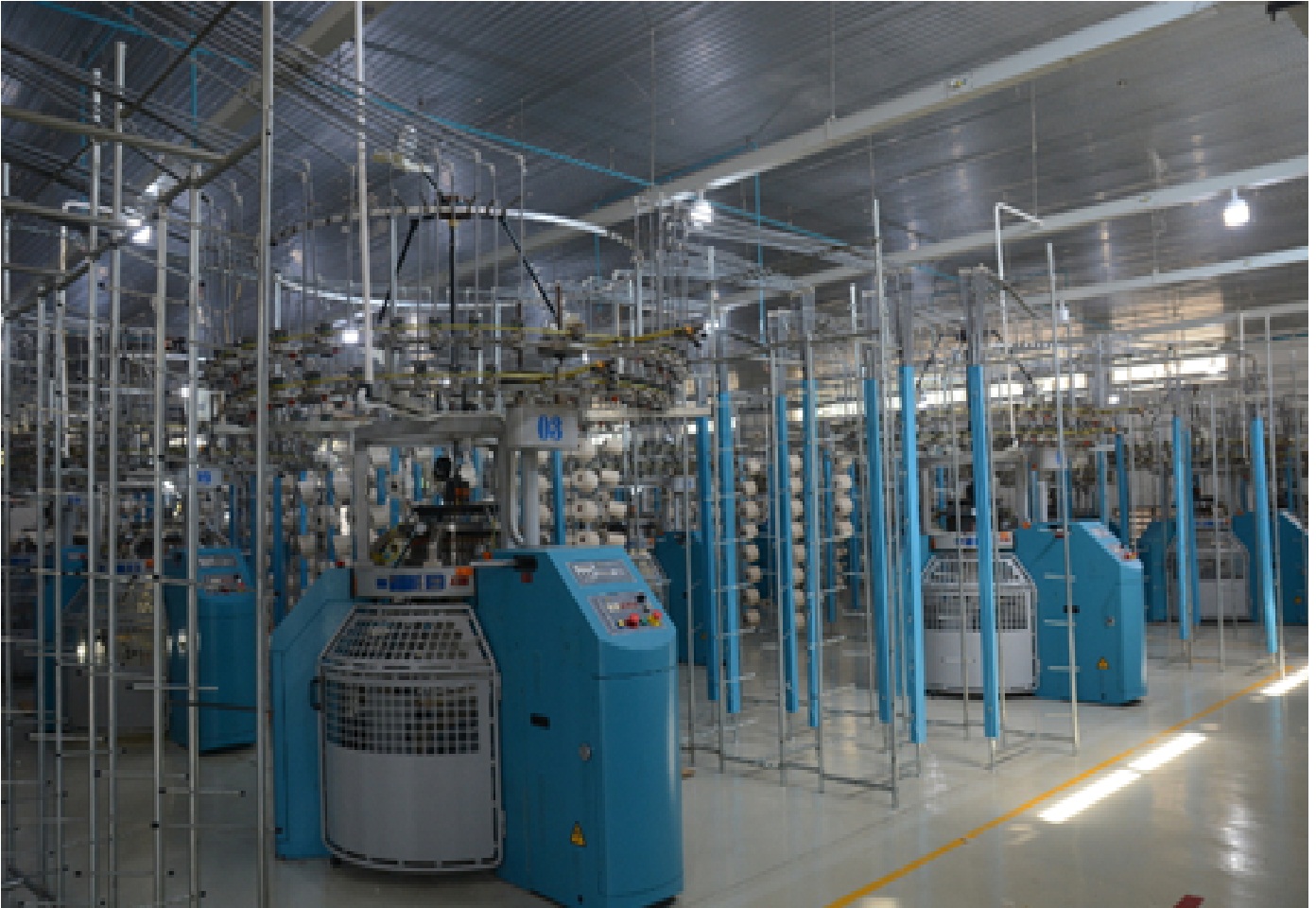 Một phân xưởng dệt tại Cụm công nghiệp Diên Sanh (huyện Hải Lăng) luôn có giải pháp tiết kiệm trong dây chuyền sản xuất