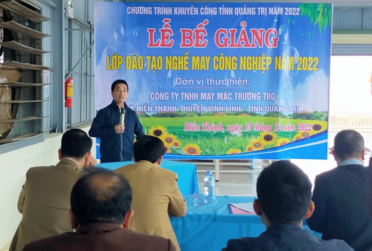 Ông Nguyễn Thanh Hiếu, PGĐ Sở Công Thương phát biểu tại  Lễ bế giảng lớp đào tạo nghề may công nghiệp năm 2022