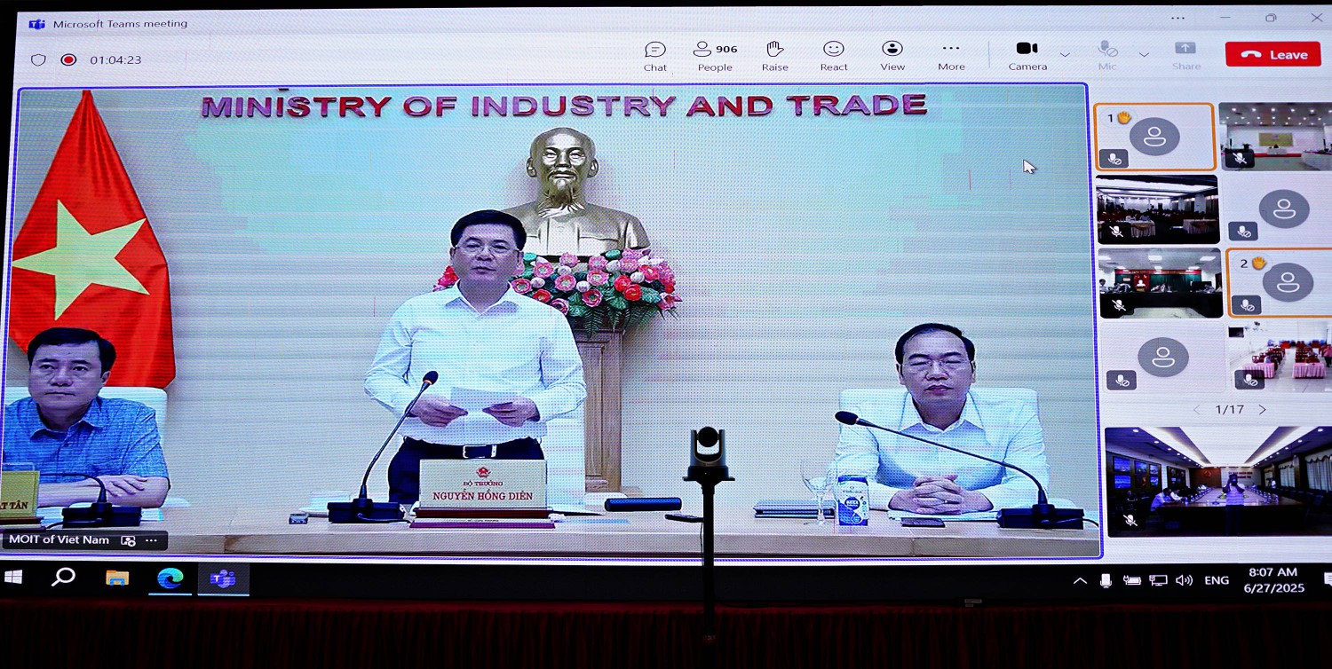 Bộ trưởng Bộ Công Thương Nguyễn Hồng Diên phát biểu tại hội nghị