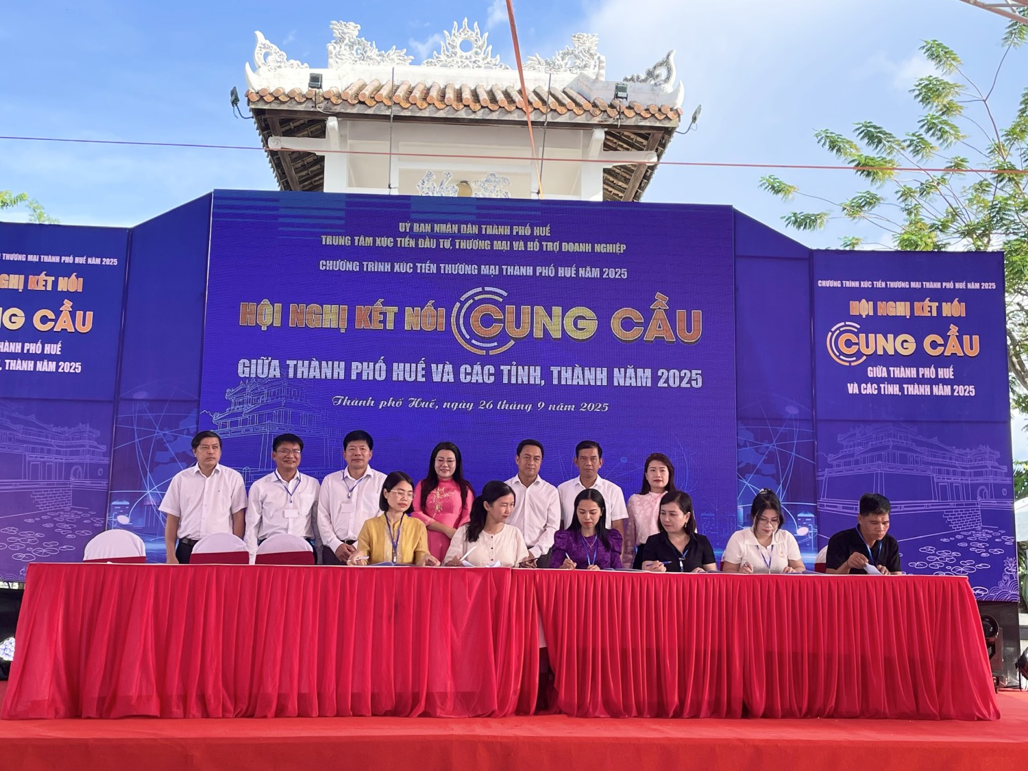 Lễ ký kết Biên bản ghi nhớ, thỏa thuận hợp tác giữa doanh nghiệp với nhà phân phối